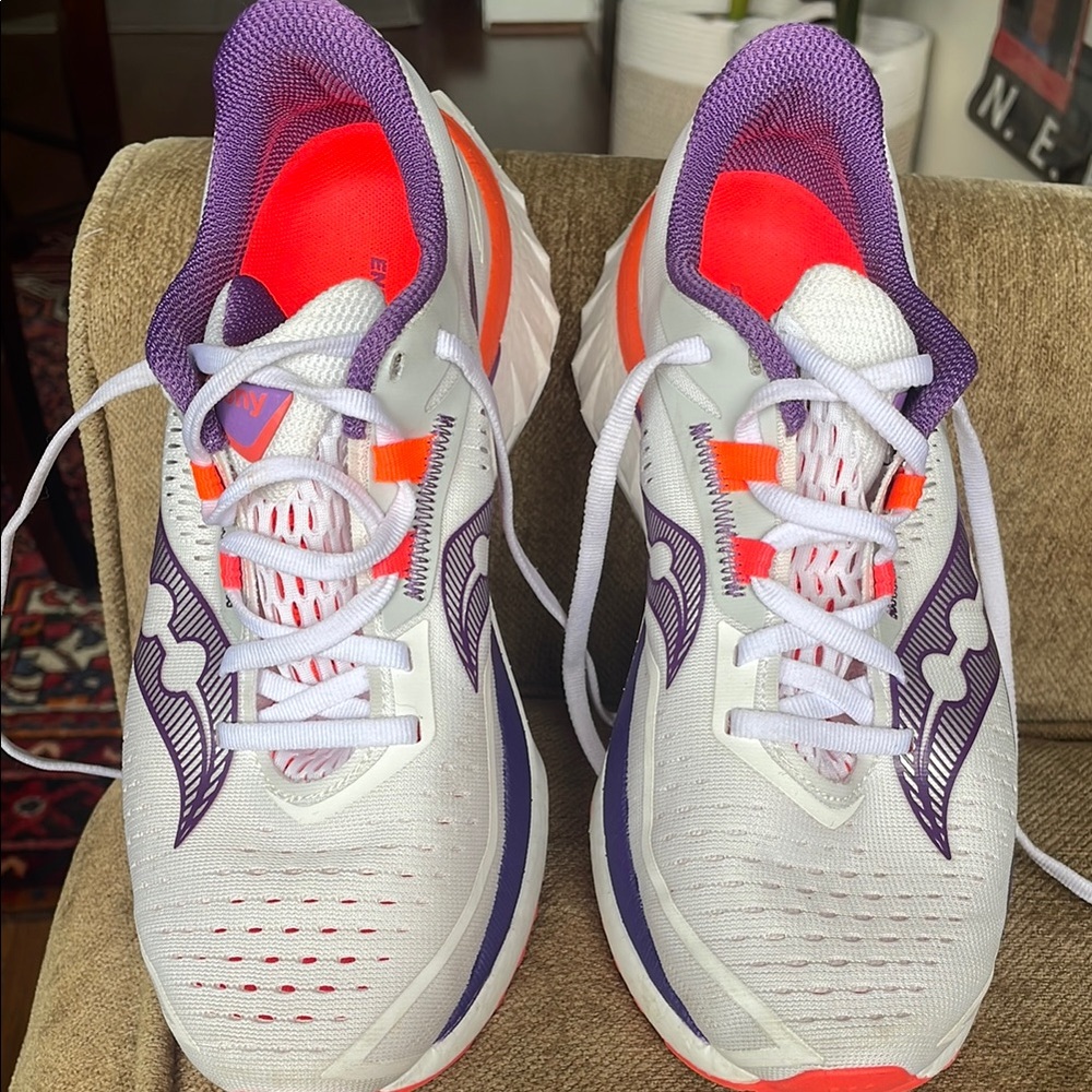 Saucony Endorphine Speed 4
Premium lightweight neutral super cushioned